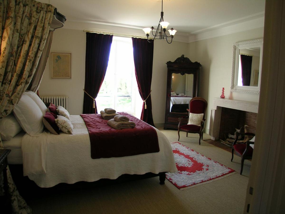 Chateau Du Bourbet Cherval Екстер'єр фото
